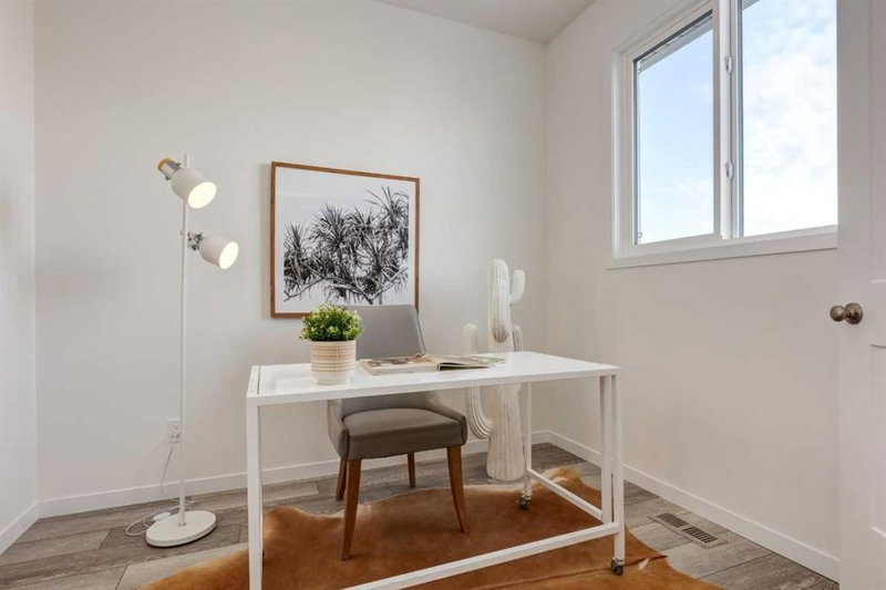 406 Montrose Green SE, Montrose — interior photo 6