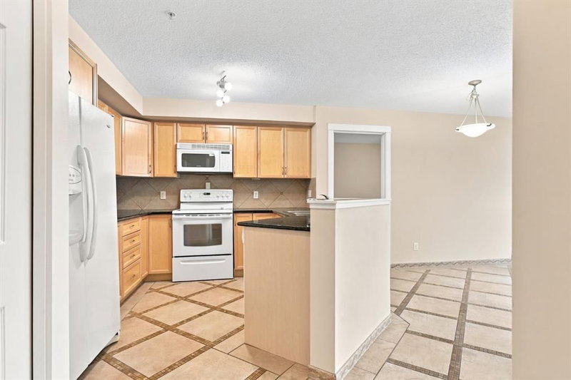 2103, 5200 44 Avenue NE, Whitehorn — interior photo 6