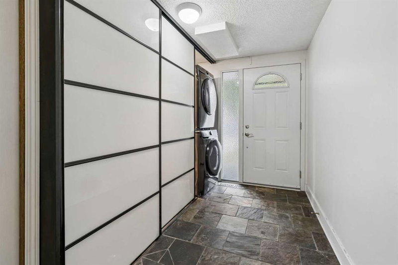 25, 1011 Canterbury Drive SW, Canyon Meadows — interior photo 5