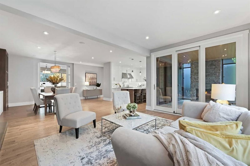 826 Durham Avenue SW, Upper Mount Royal — interior photo 5