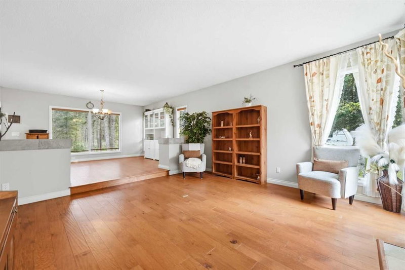31 Manyhorses Drive, Redwood Meadows — interior photo 5