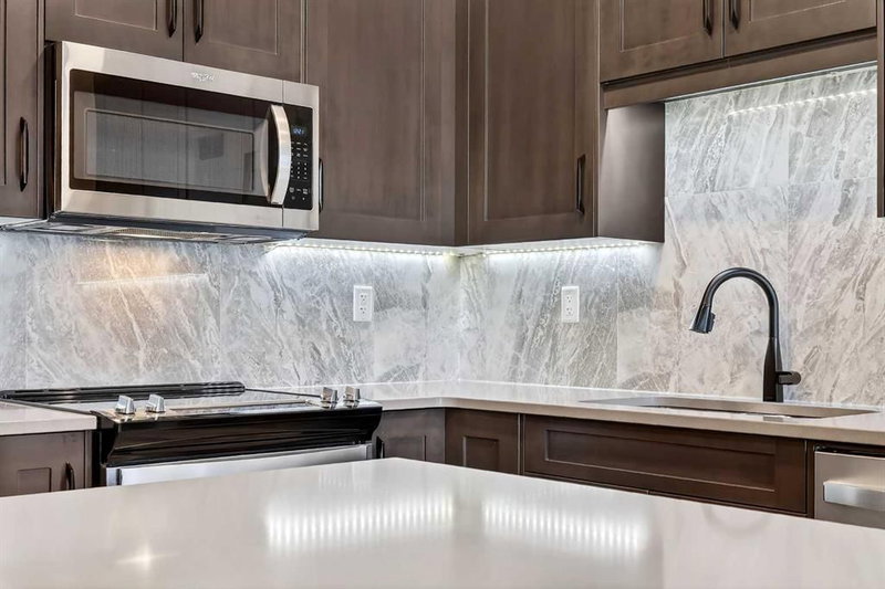 401, 150 Shawnee Square SW, Shawnee Slopes — interior photo 5