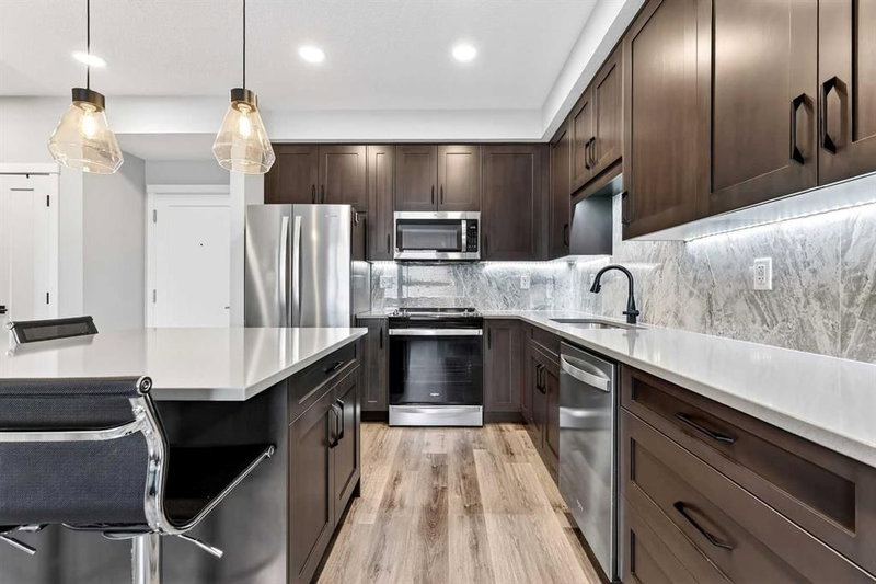 401, 150 Shawnee Square SW, Shawnee Slopes — interior photo 6