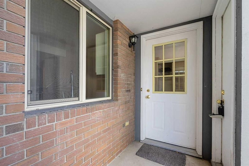 13, 803 Varsity Estates Drive NW, Varsity — interior photo 6