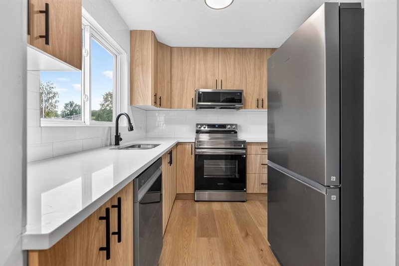 905, 5340 17 Avenue SW, Westgate — interior photo 5