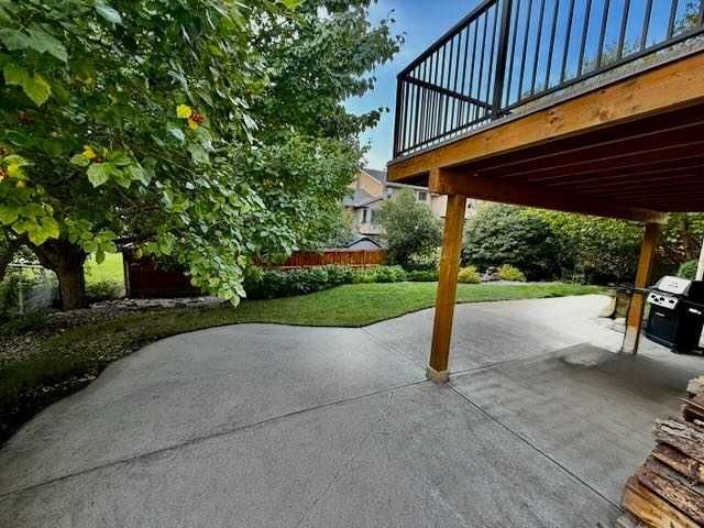 151 Riverside Mews SE, Riverbend — interior photo