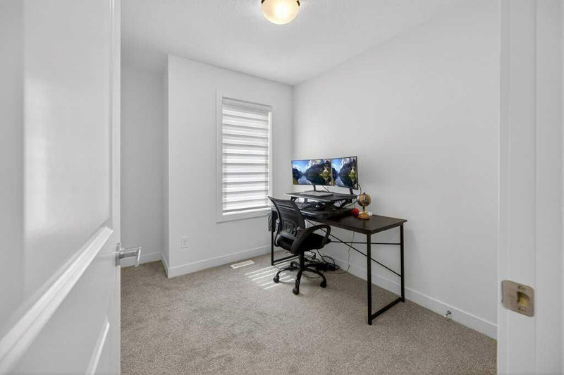 606 - 550 Seton Circle SE