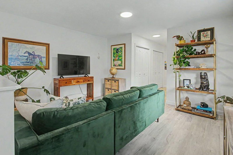 16, 2318 17 Street SE, Inglewood — interior photo 5