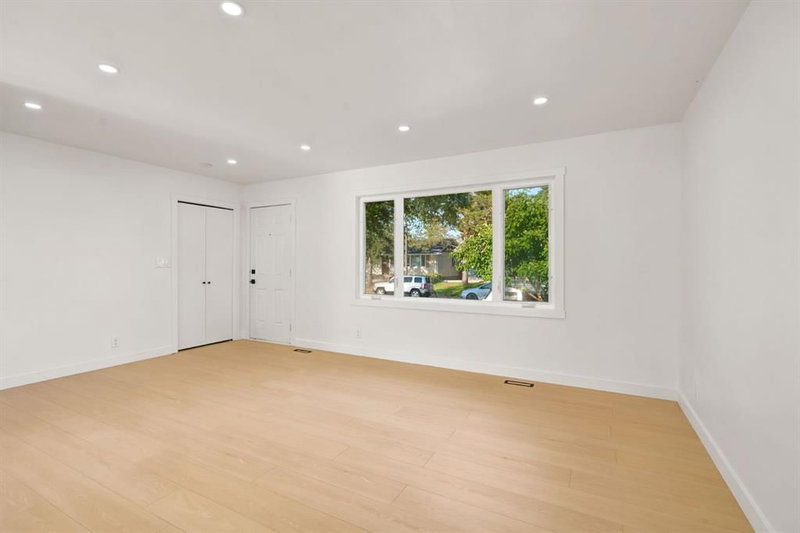 19 Mardale Crescent NE, Marlborough — photo 3