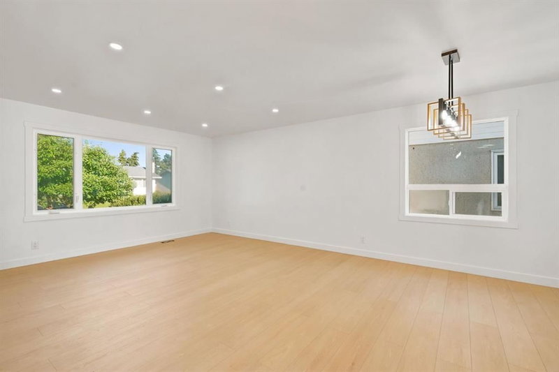 19 Mardale Crescent NE, Marlborough — interior photo