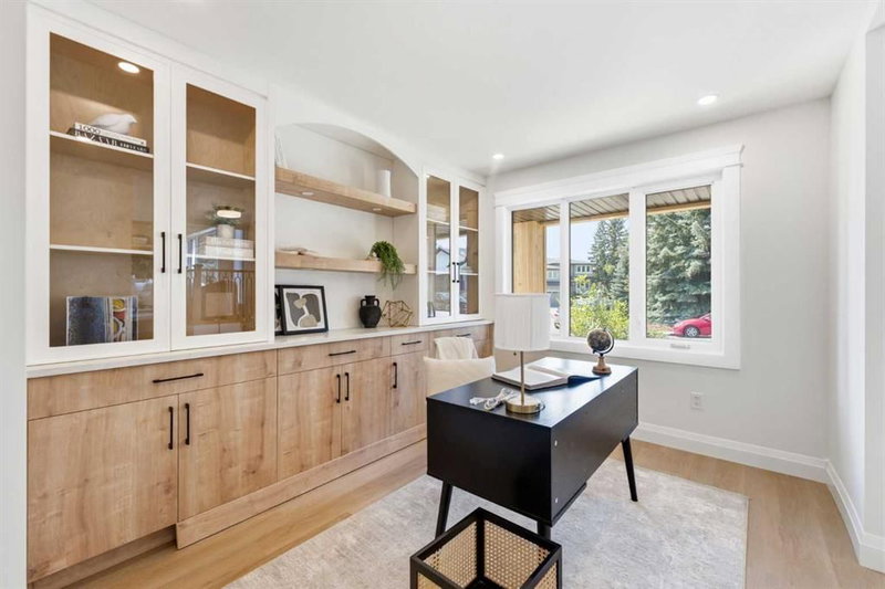 3375 Breton Close NW, Brentwood — interior photo