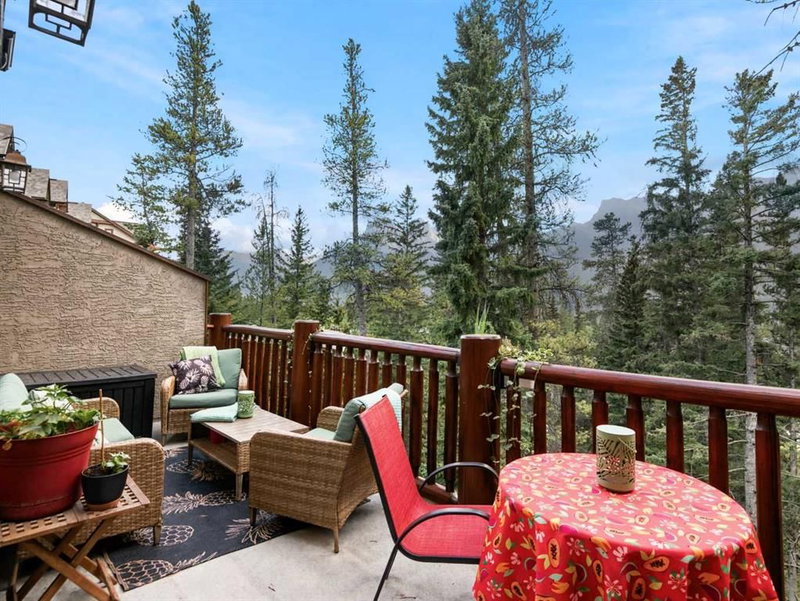 11, 137 Wapiti Close, Eagle Terrace — interior photo 5