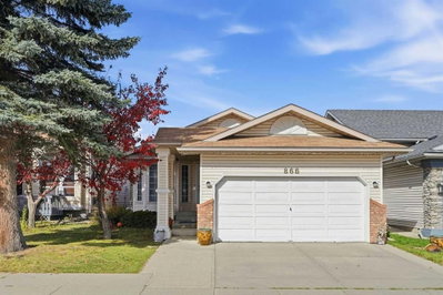 866 Applewood Drive SE