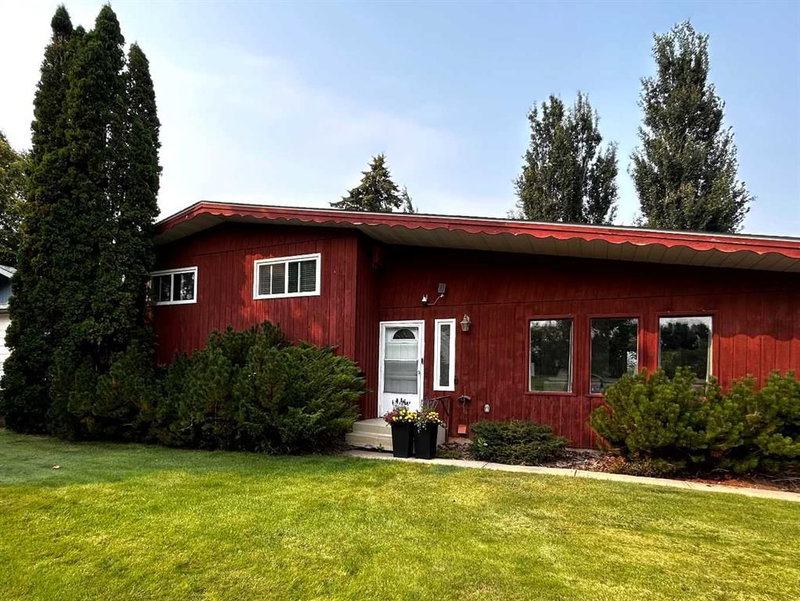 8 Louise Crescent
