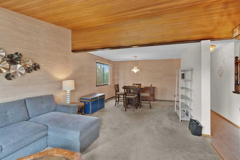 60 Beddington Drive NE, Beddington Heights — interior photo 7