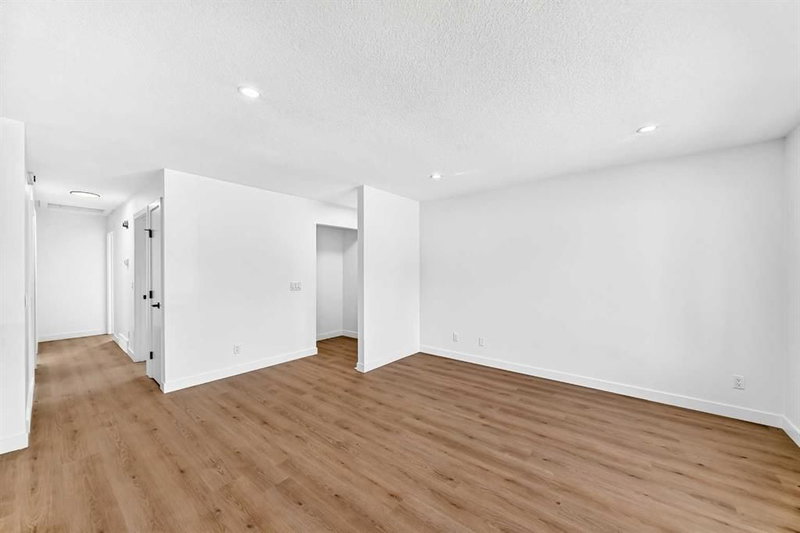 152 Maranda Close NE, Marlborough — interior photo