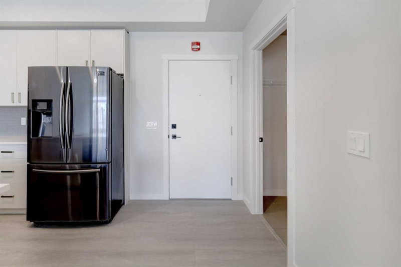 110, 214 Sherwood Square NW, Sherwood — interior photo 6