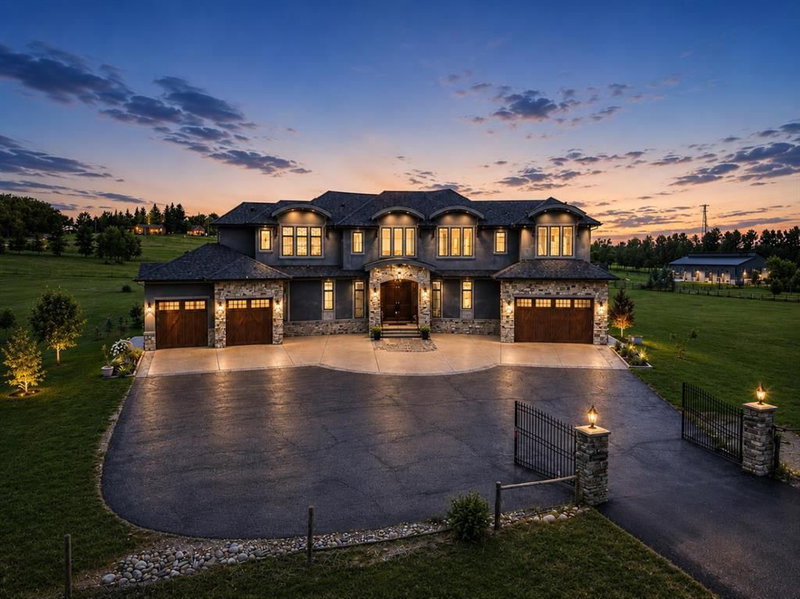 246051 20 Street E, Rural Foothills County, Alberta