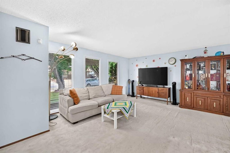 11 rundlemere Place NE, Rundle — interior photo 5