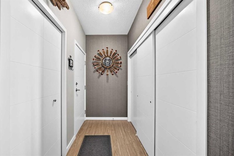 201 - 122 Mahogany Centre SE