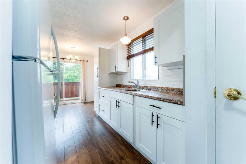 2906 Doverville Crescent SE, Dover — photo 2