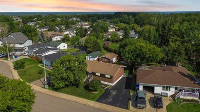 114 Hilltop Crescent