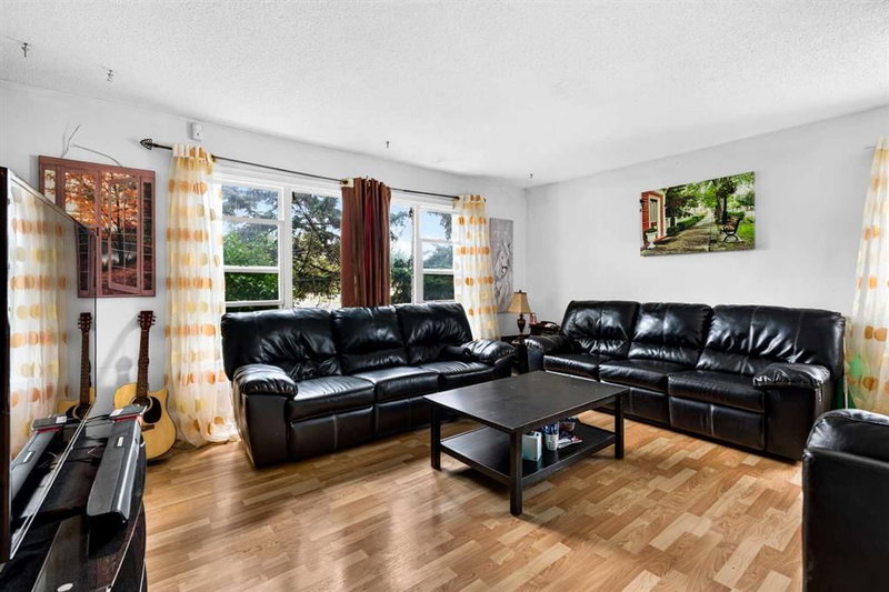53 Queen Isabella Close SE