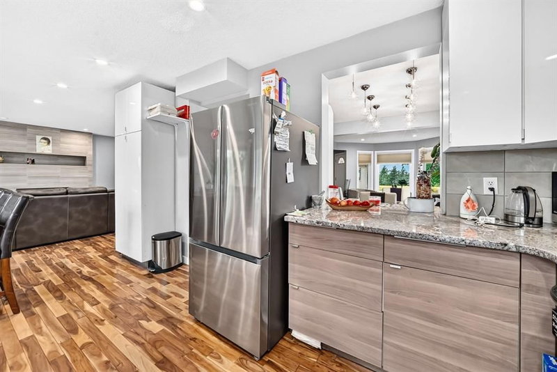 139 Hawkville Close NW, Hawkwood — interior photo 6