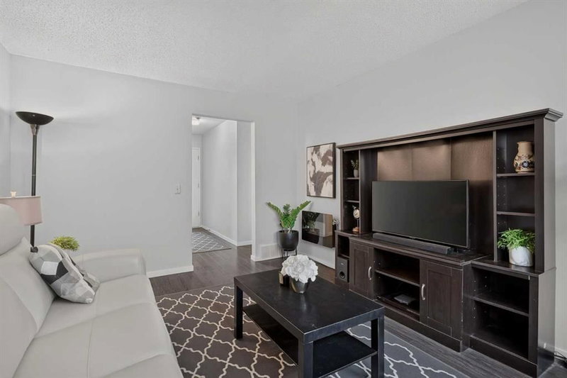 3881 Fonda Way SE, Forest Heights — interior photo 6