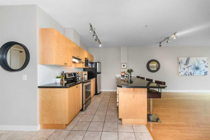 310, 328 21 Avenue SW, Mission — interior photo