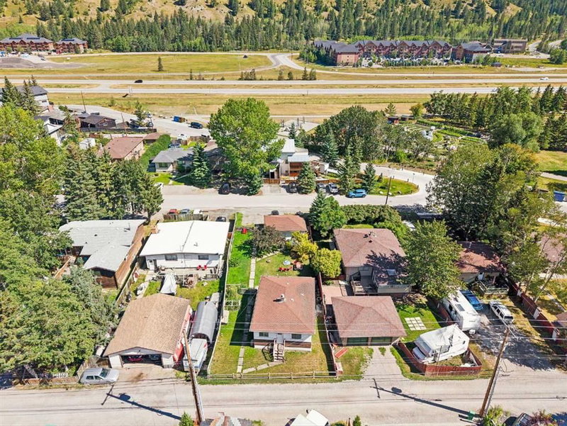 1221 1 Avenue, Canmore — listing photo 4