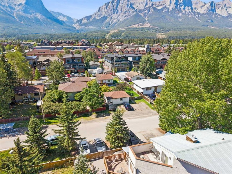 1221 1 Avenue, Canmore — listing photo 5