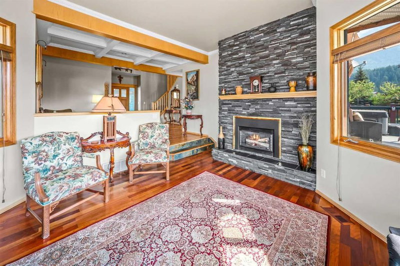 1 Eagle Landing, Eagle Terrace — interior photo 7
