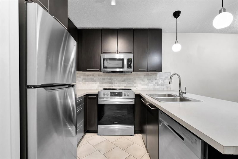 132, 35 Richard Court SW, Lincoln Park — interior photo 5