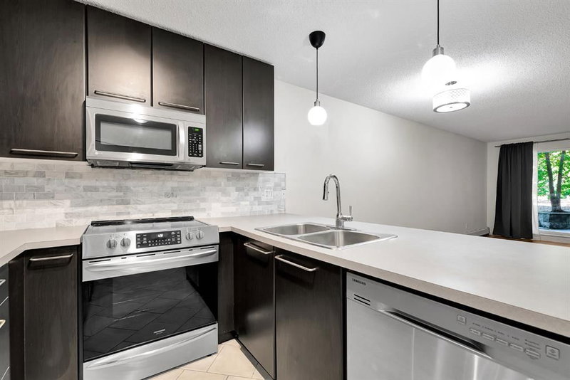 132, 35 Richard Court SW, Lincoln Park — interior photo 6