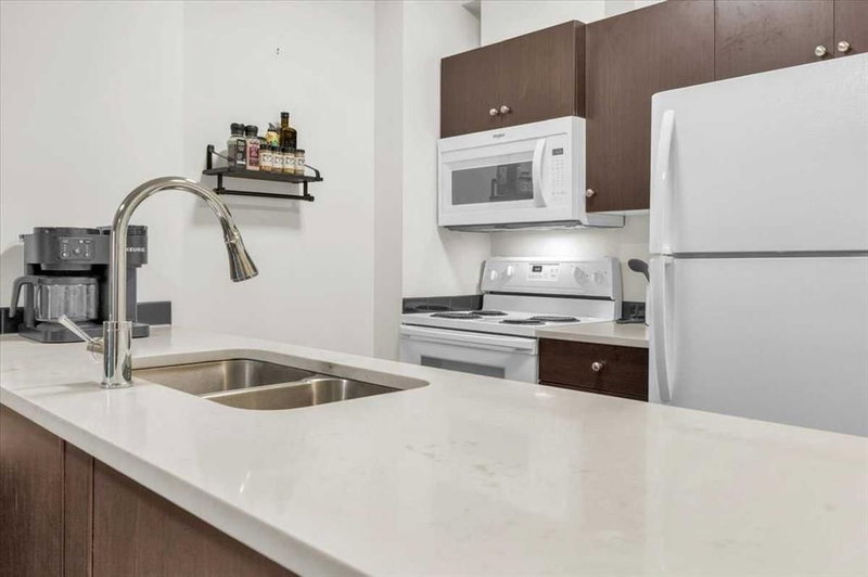 1108 - 73 Erin Woods Court SE