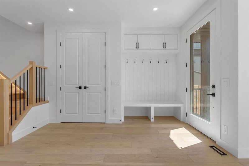 518 22 Avenue NW, Mount Pleasant — interior photo 5