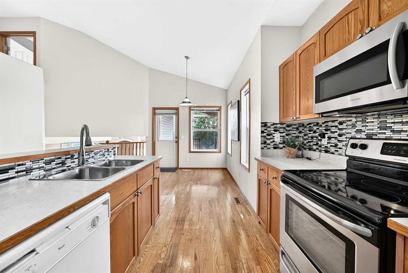 168 Somerglen Common SW, Somerset — interior photo 7