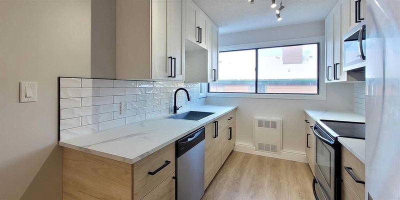 29, 2400 15 Street SW — listing photo