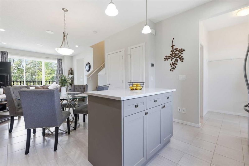 611 Walden Drive SE, Walden — interior photo 5