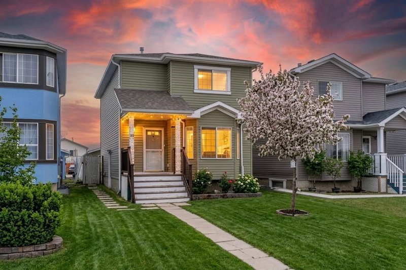 192 Martin Crossing Crescent NE — listing photo