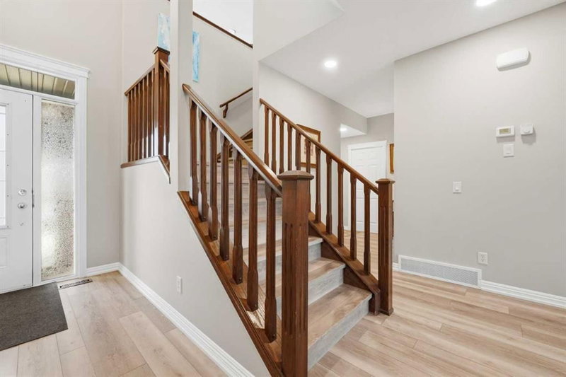 274 Autumn Circle SE, Auburn Bay — interior photo