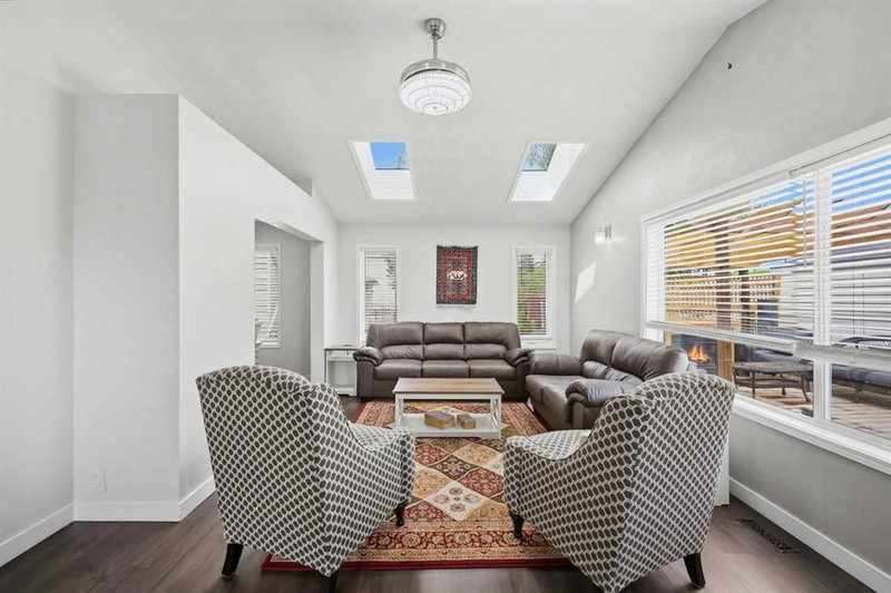 46 Citadel Meadow Crescent NW, Citadel — interior photo 6