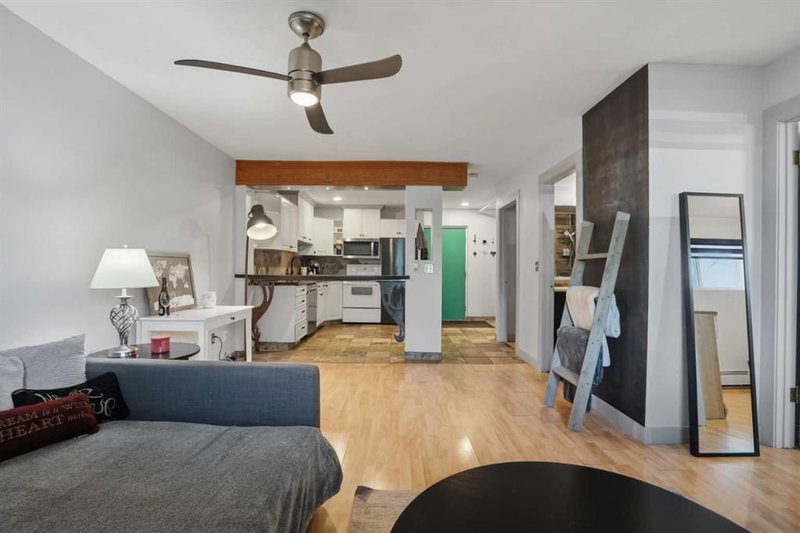 1, 1821 17A Street SW, Bankview — interior photo