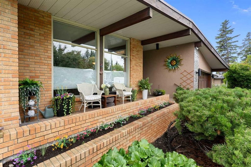 43 Cromwell Avenue NW, Collingwood — interior photo