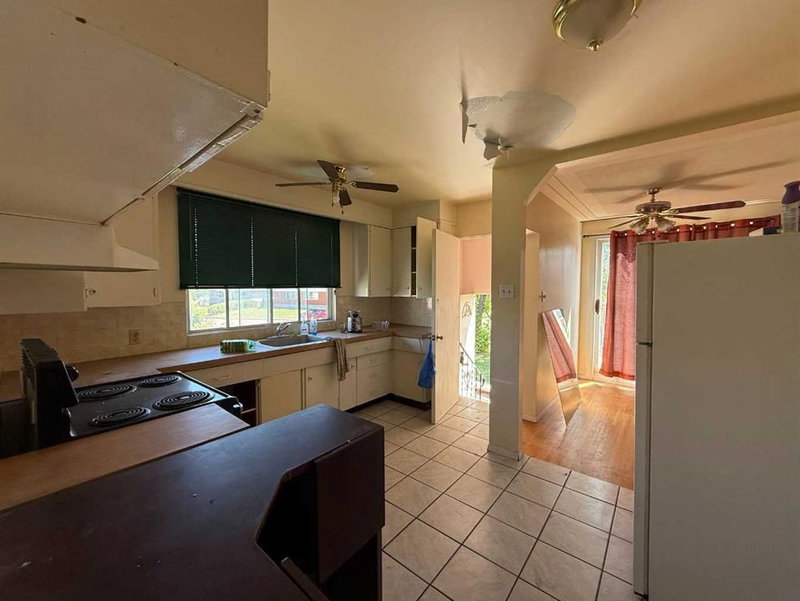4504 Greenview Drive NE, Greenview — interior photo