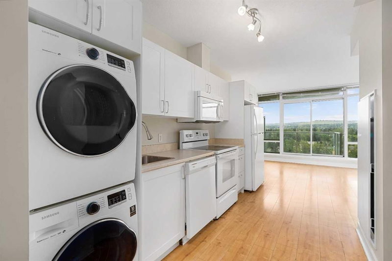 811, 30 Brentwood Common NW, Brentwood — interior photo