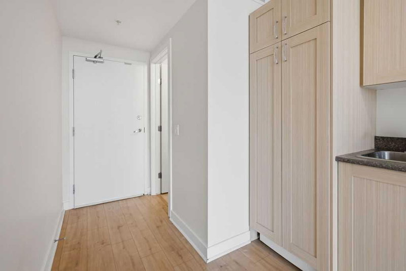 1309, 30 Brentwood Common NW, Brentwood — interior photo