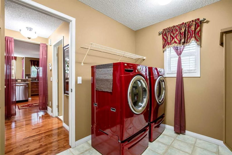 230 Shannon Square SW, Shawnessy — interior photo 7