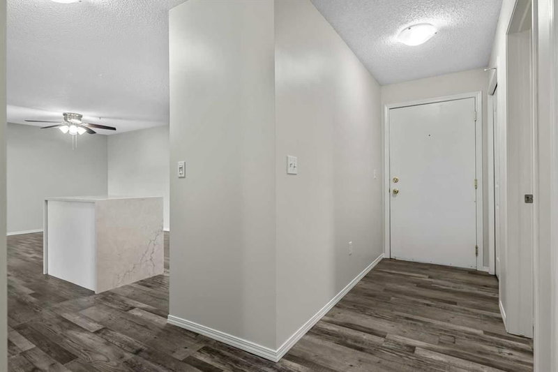 1211, 1211 Tuscarora Manor NW, Tuscany — interior photo